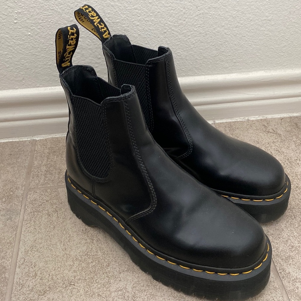 Dr. Martens 2976 Quad Chelsea Boot